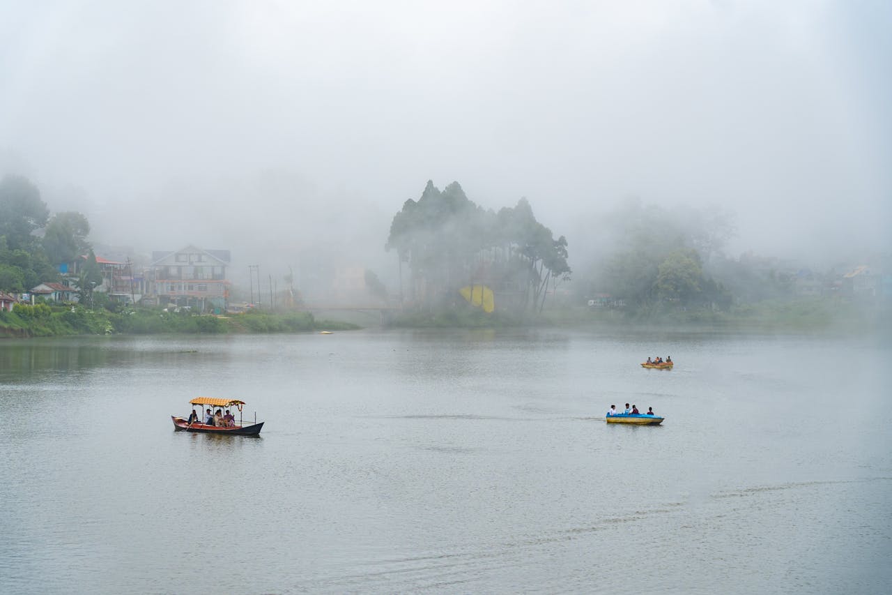 Free stock photo of architecture, boating, clouds